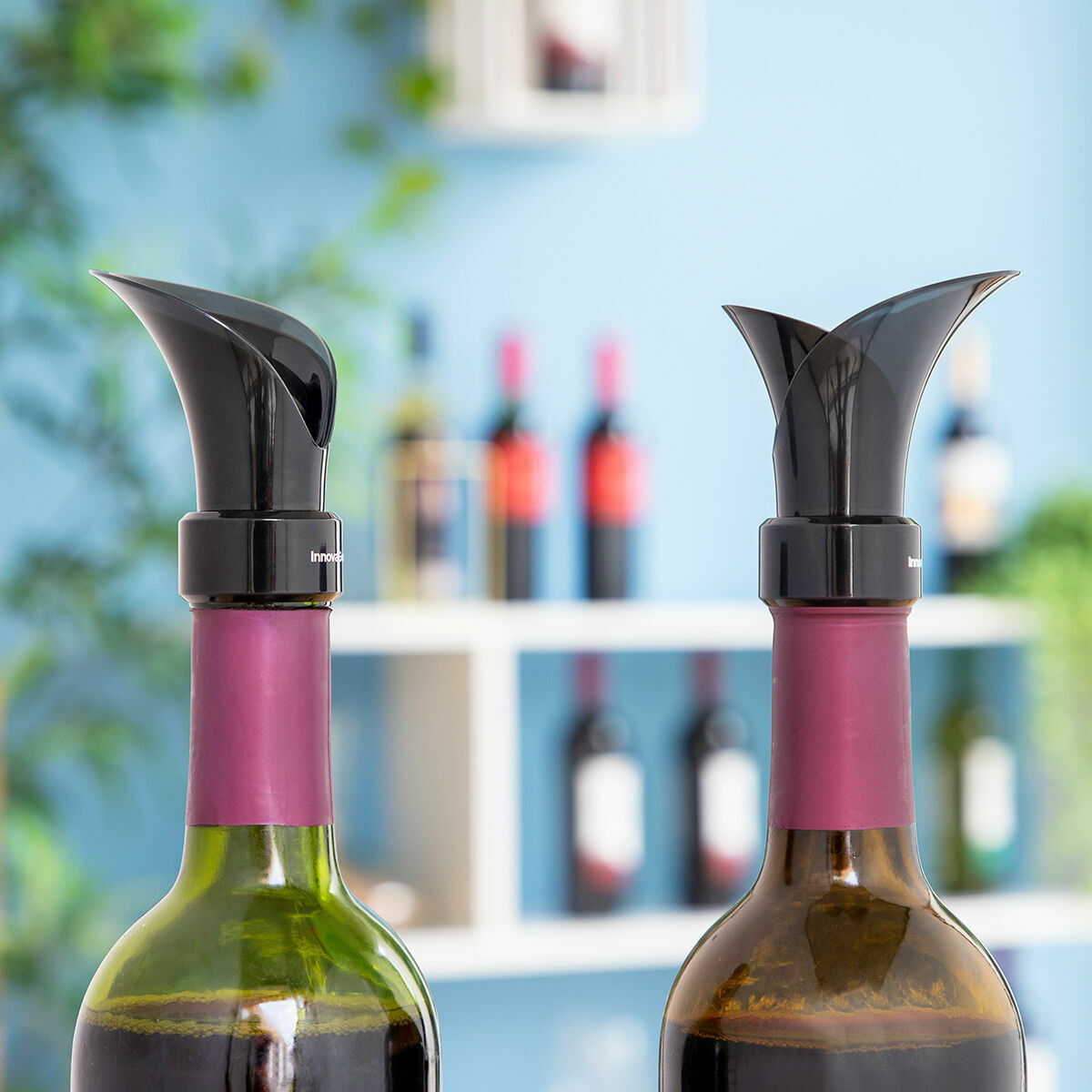 2-in-1  Wine Stopper with Pourer and Aerator