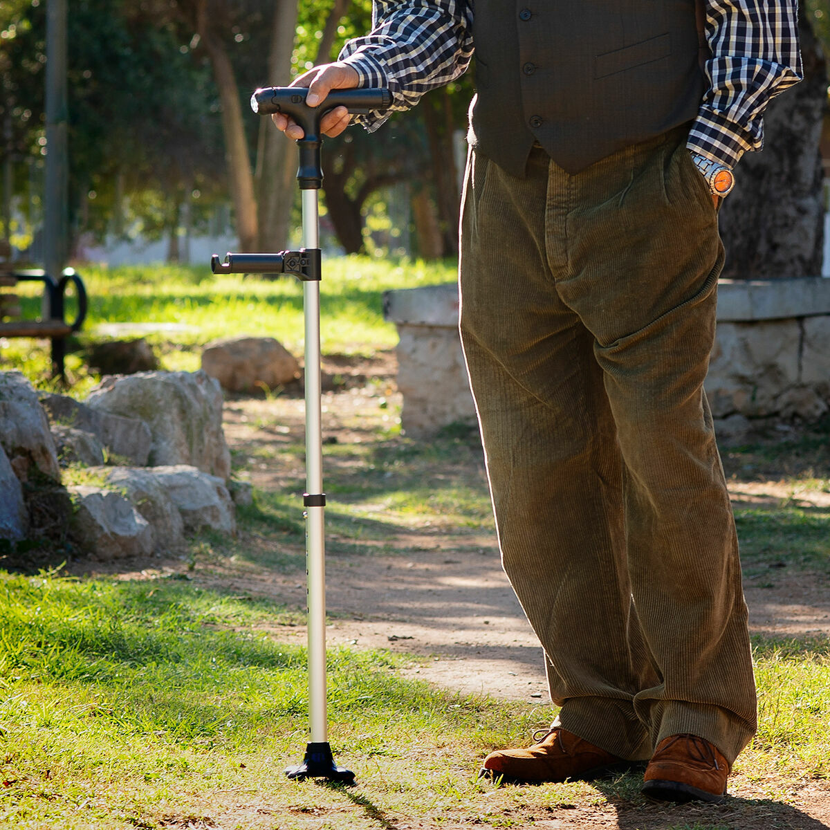 Extendable Walking Stick with LED, Alarm and Grabber