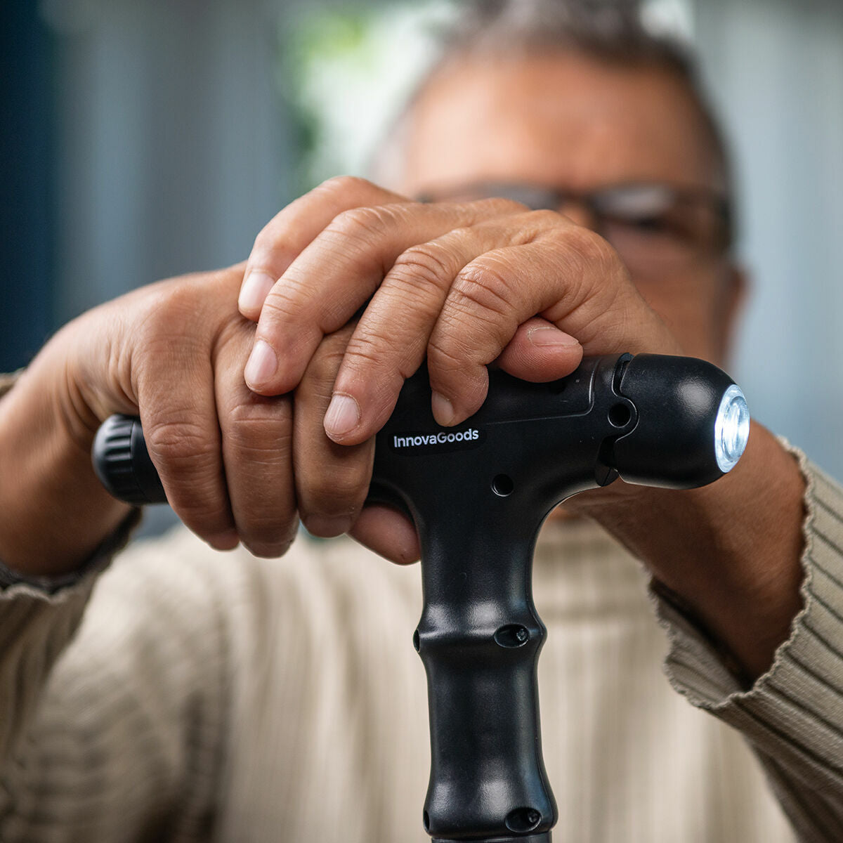 Extendable Walking Stick with LED, Alarm and Grabber