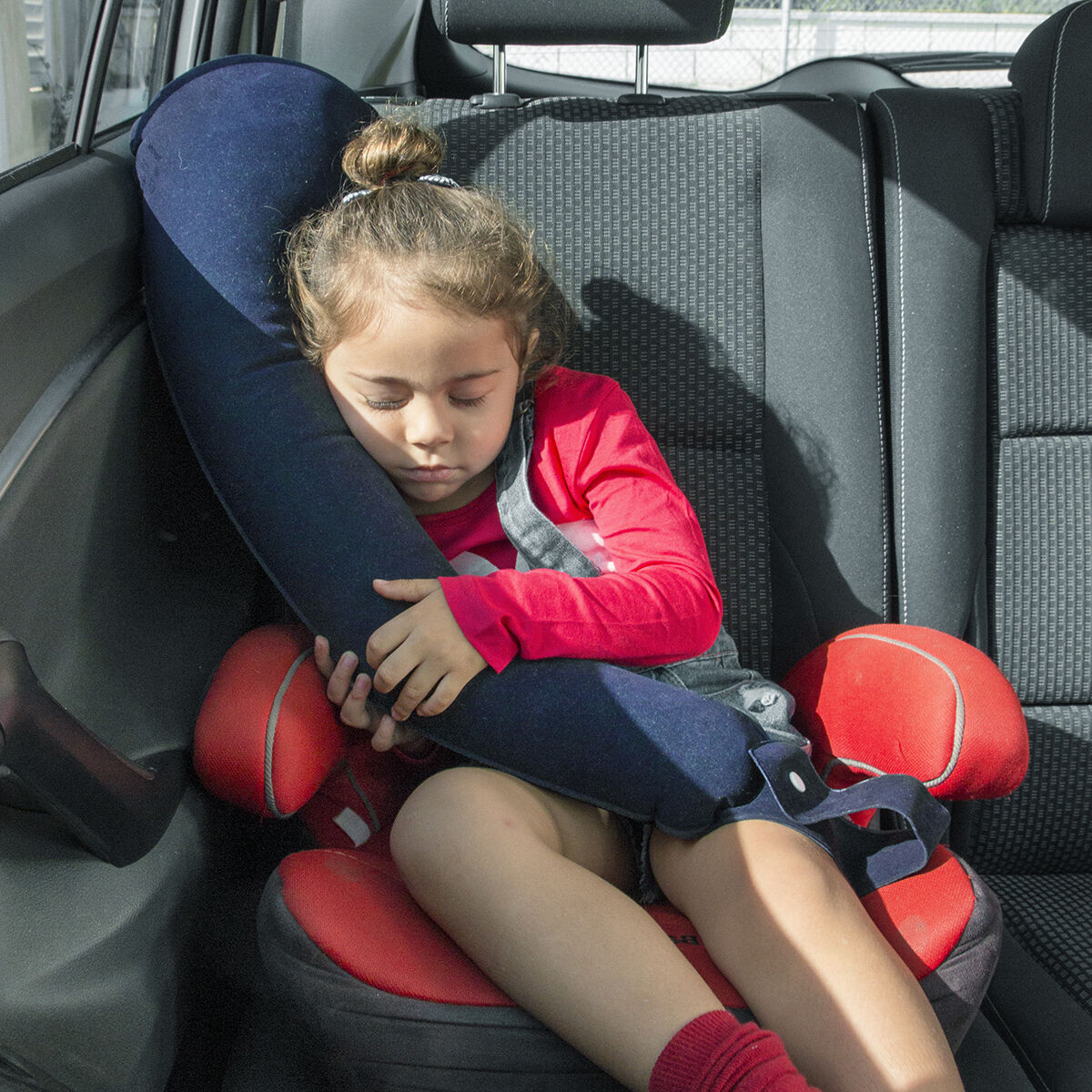 Adjustable Travel Pillow with Seat Attachment Restel