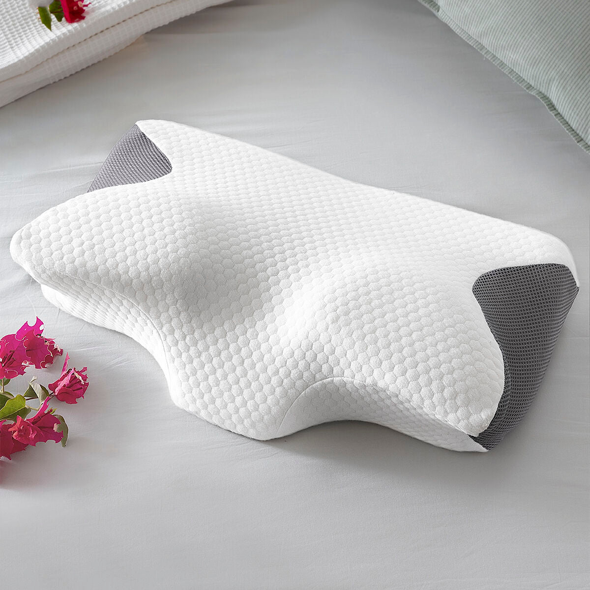 Viscoelastic Neck Pillow with Ergonomic Contours Conforti