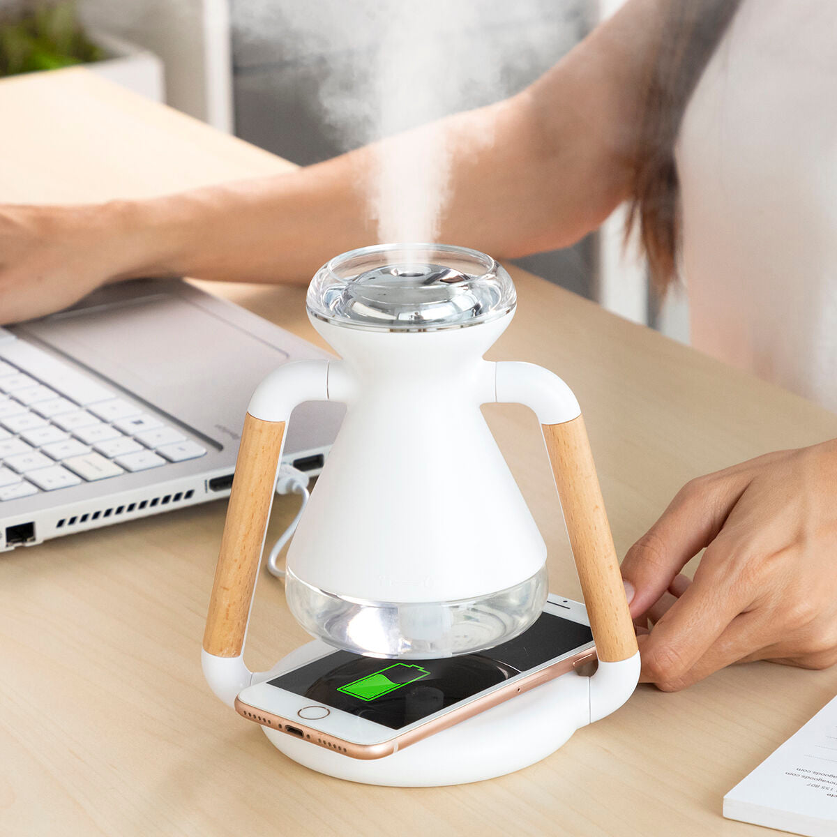 3-in-1 Wireless Charger, Aroma Diffuser and Humidifier