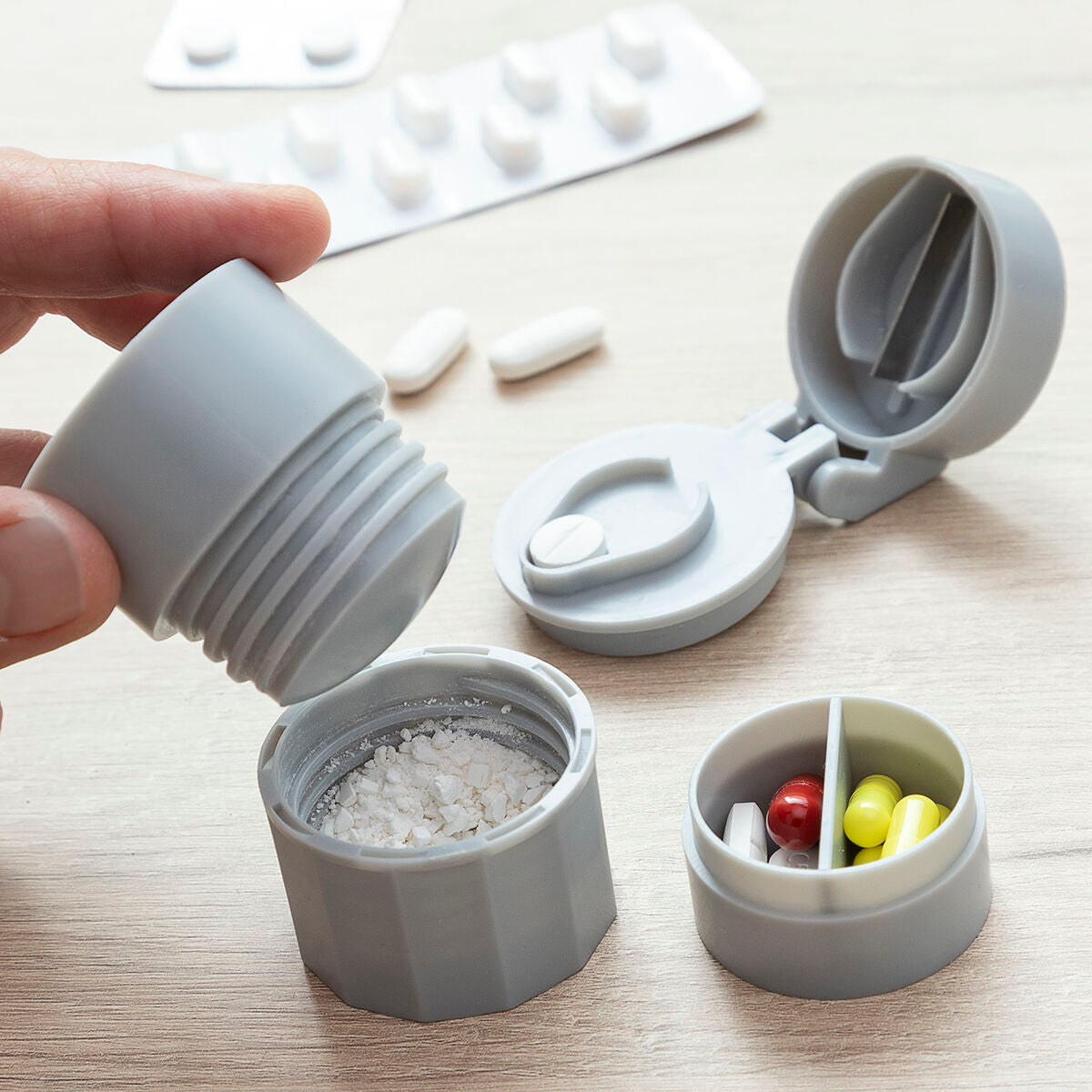 5-in-1 Pill Dispenser with Cutter and Crusher Fivlok