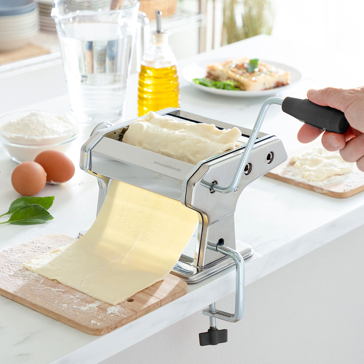 Machine for making Fresh Pasta with Recipes