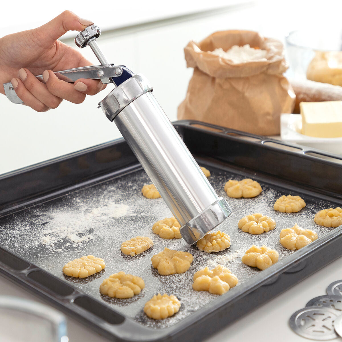 2-in-1 Biscuit Maker and Piping Gun