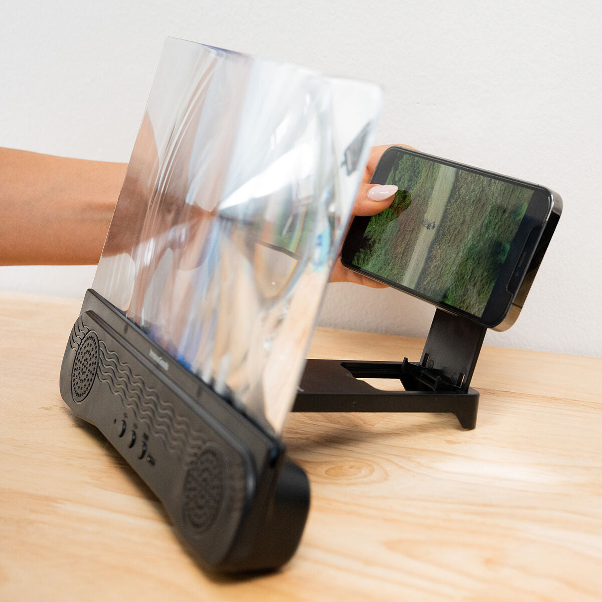 Rechargeable Screen Magnifier with Speaker for Mobile Phones